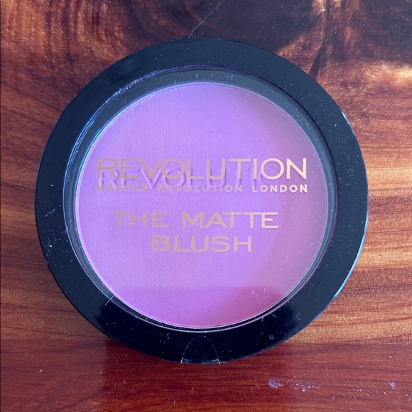Revolution Matte Blush - Soft Pink - Picture 1 of 2